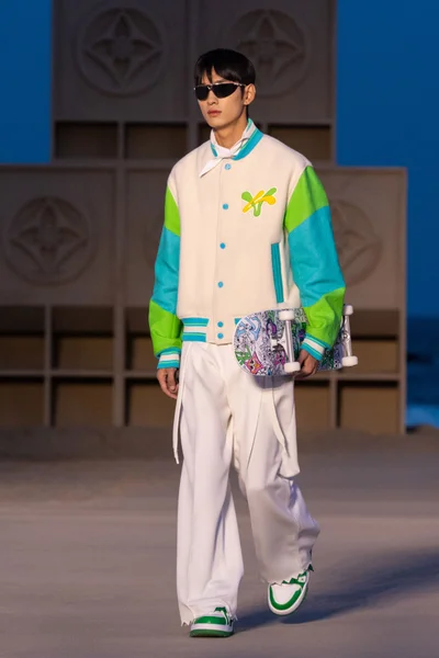 Look 77